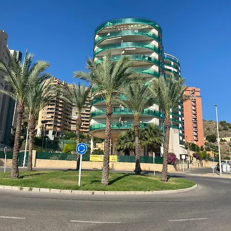 Benidorm Con Piscina En La Playa Apartment *
